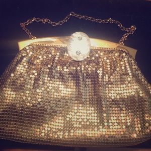 Vintage gold mesh bag with chain